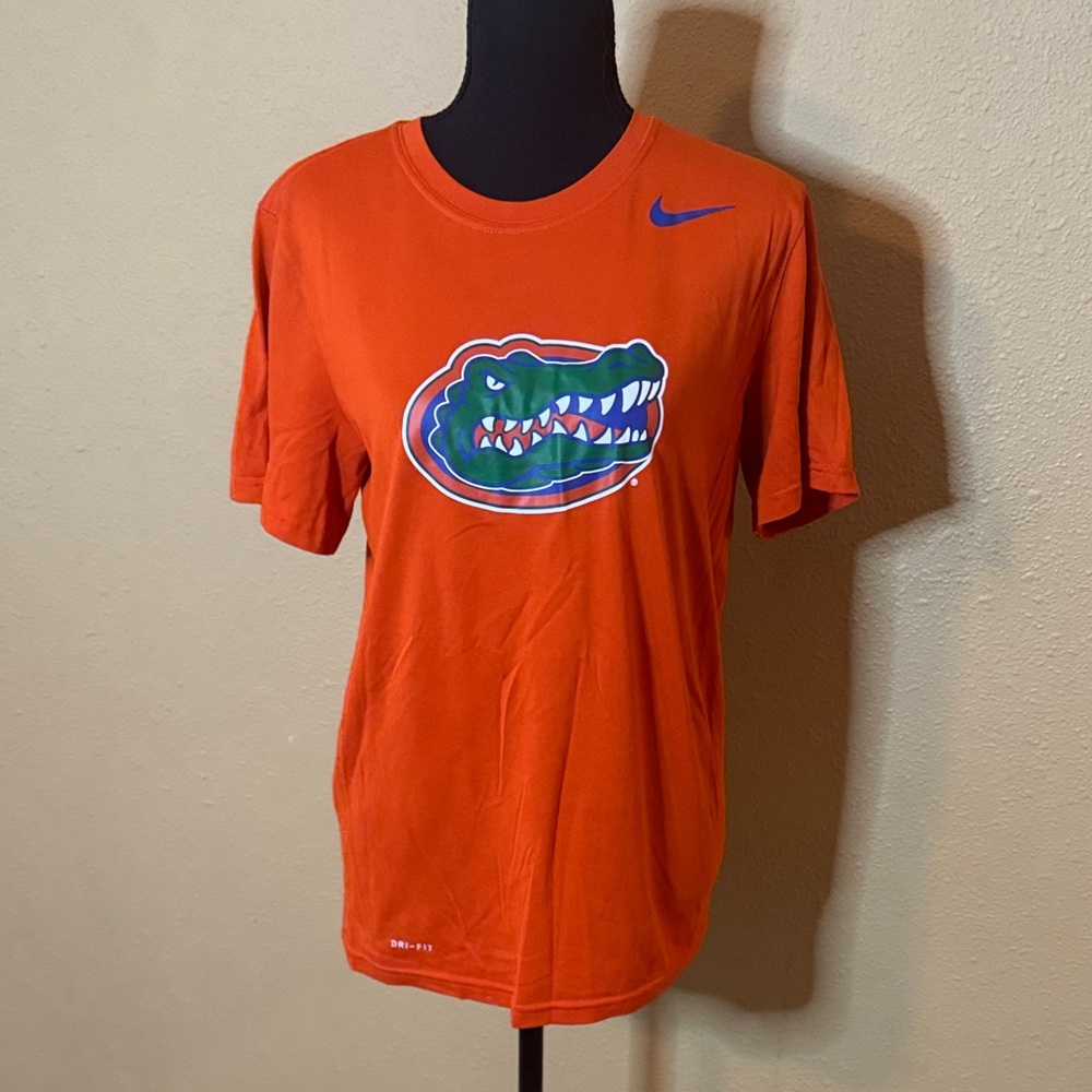 The Nike Tee Florida Gator Graphic Women's Dri-Fit Tee Size Small